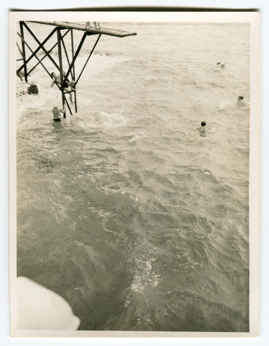 Diving board off Battery Rocks