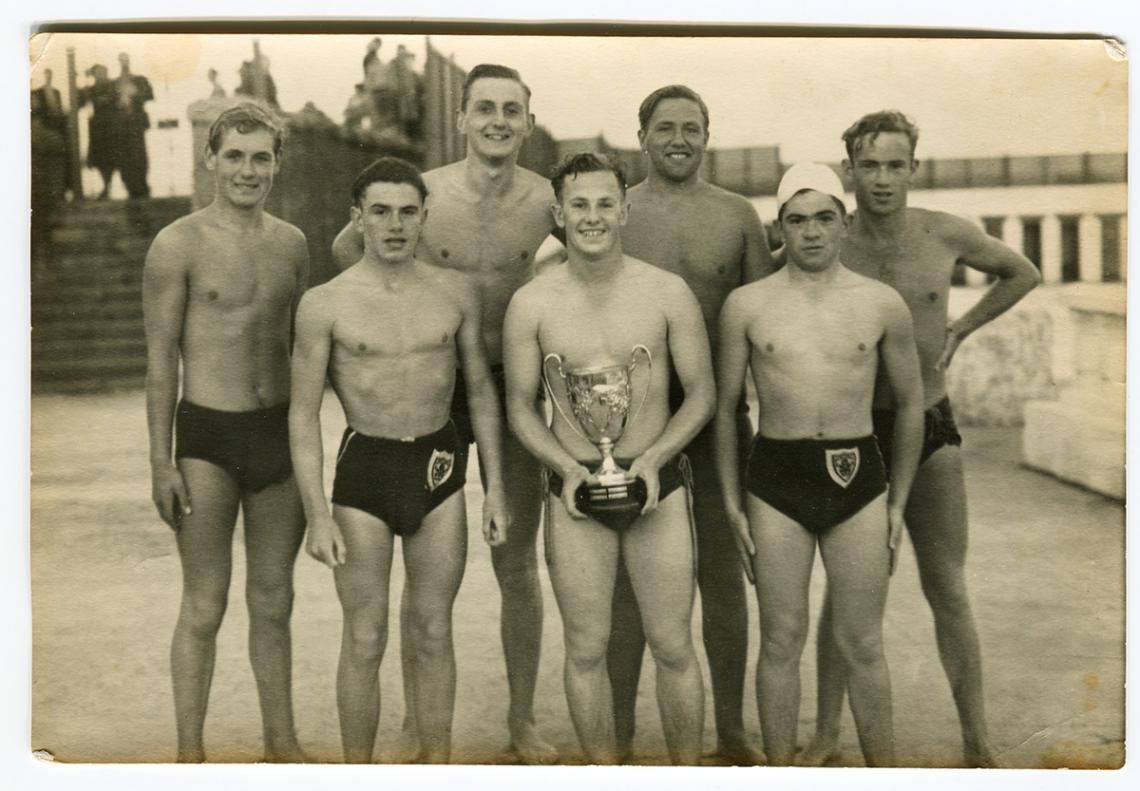 Mens swimming competition
