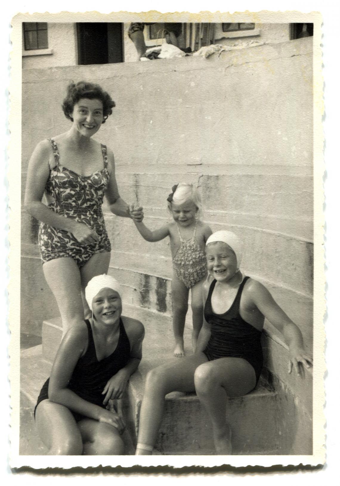 Three sisters (Wendy, Judith, Angela Tresidder) with their mother.