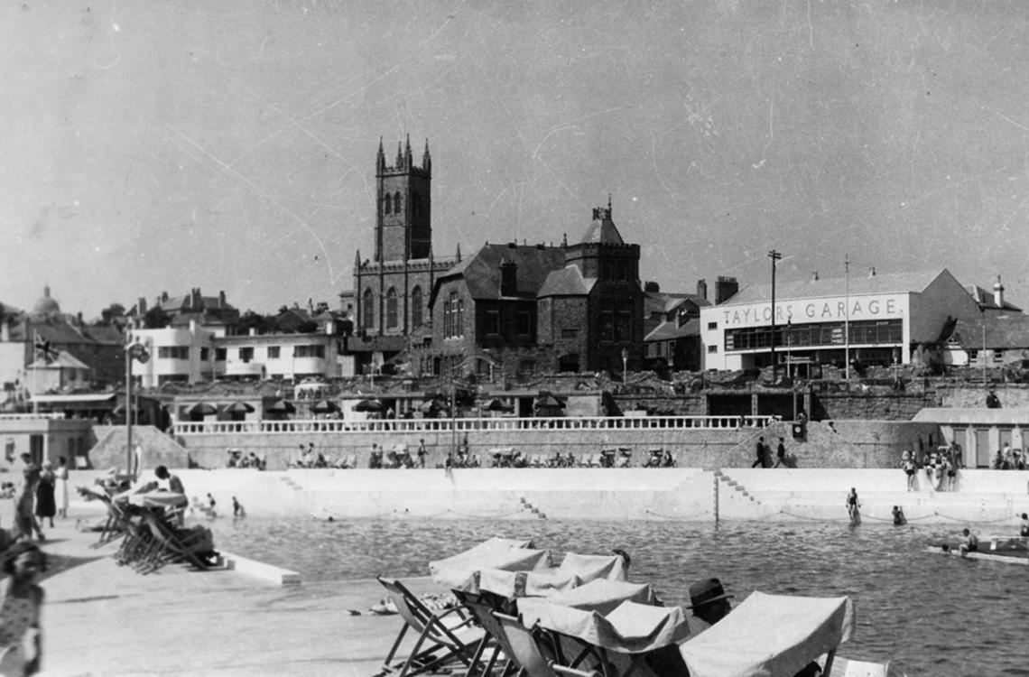 Pool with the Yacht Inn