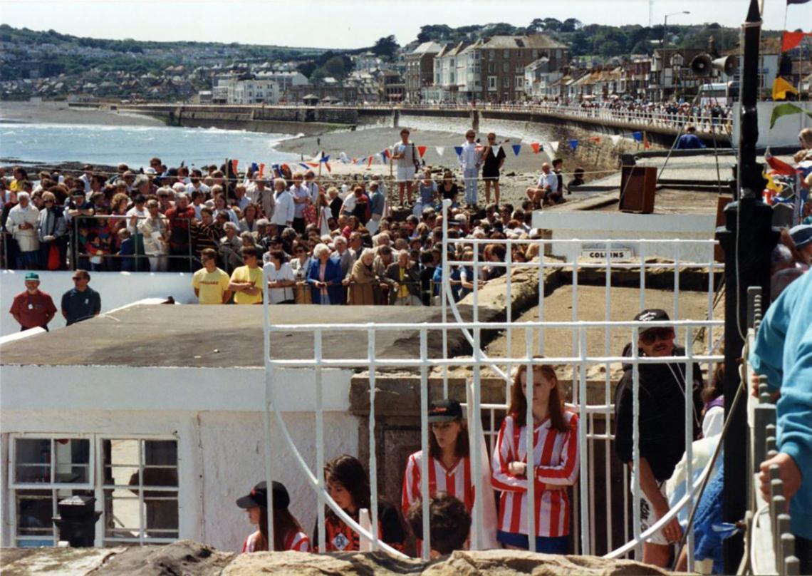 Huge crowds at the 'Grand Re-opening' in 1994